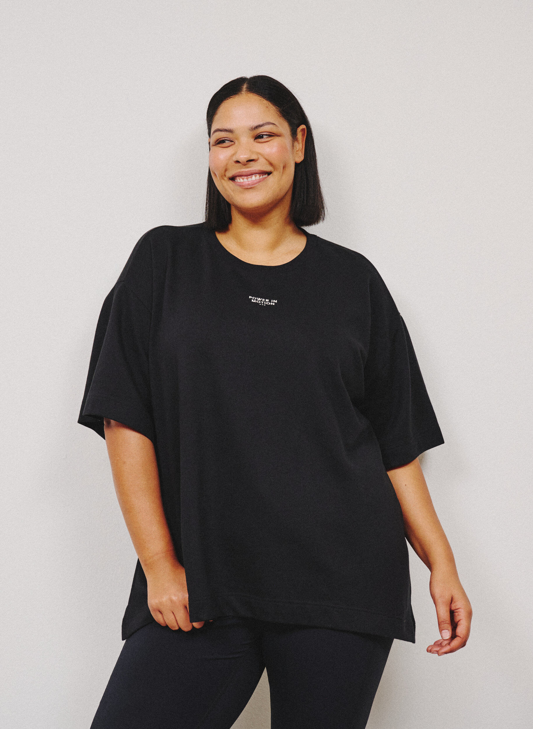 ZizziActive T-shirt met een losse pasvorm en geborduurde statement, Zwart, Image image number 0