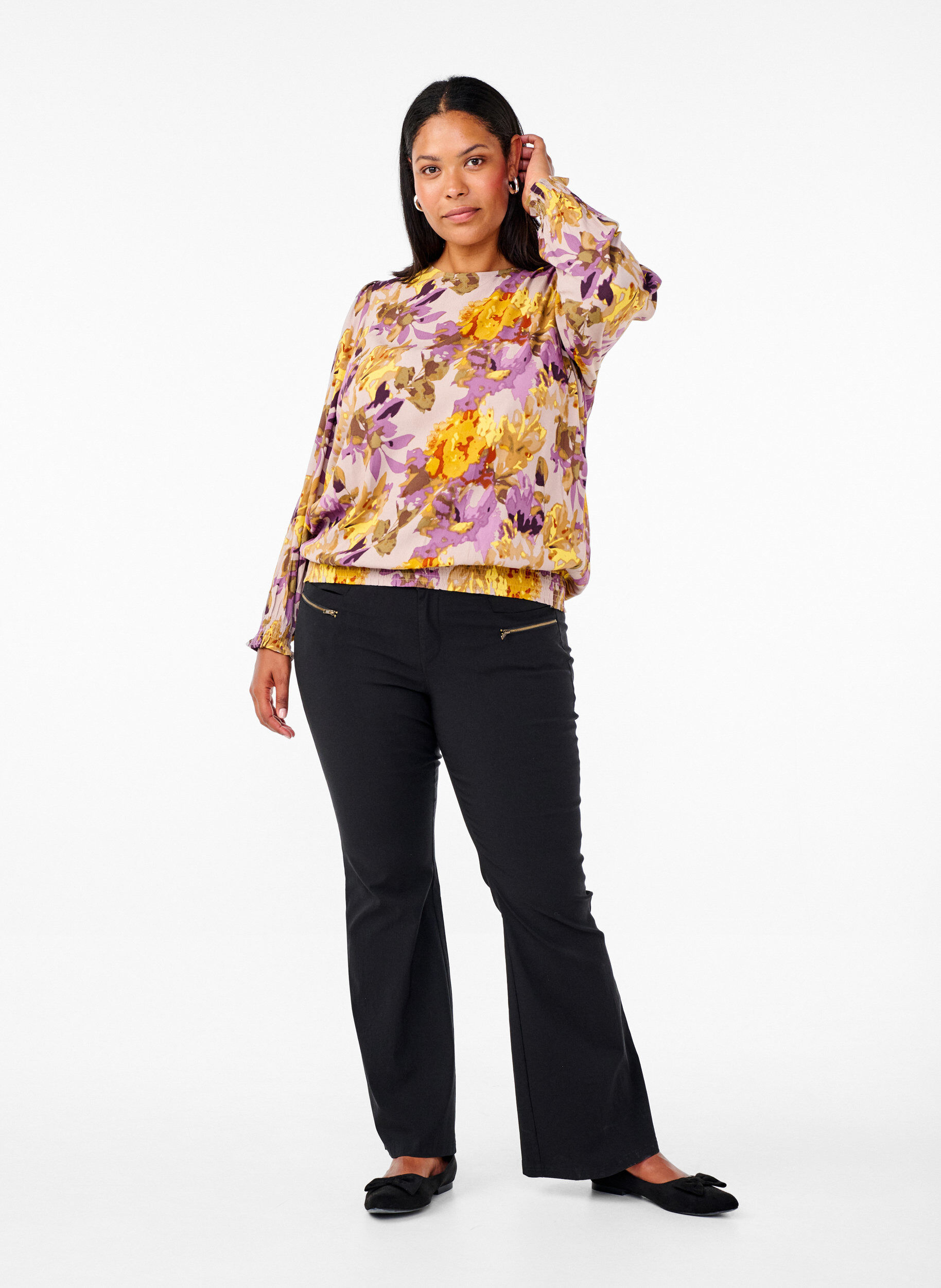 Zizzi Chemisier &agrave; smocks avec imprim&eacute; floral, Purple Flower, Model image number 2