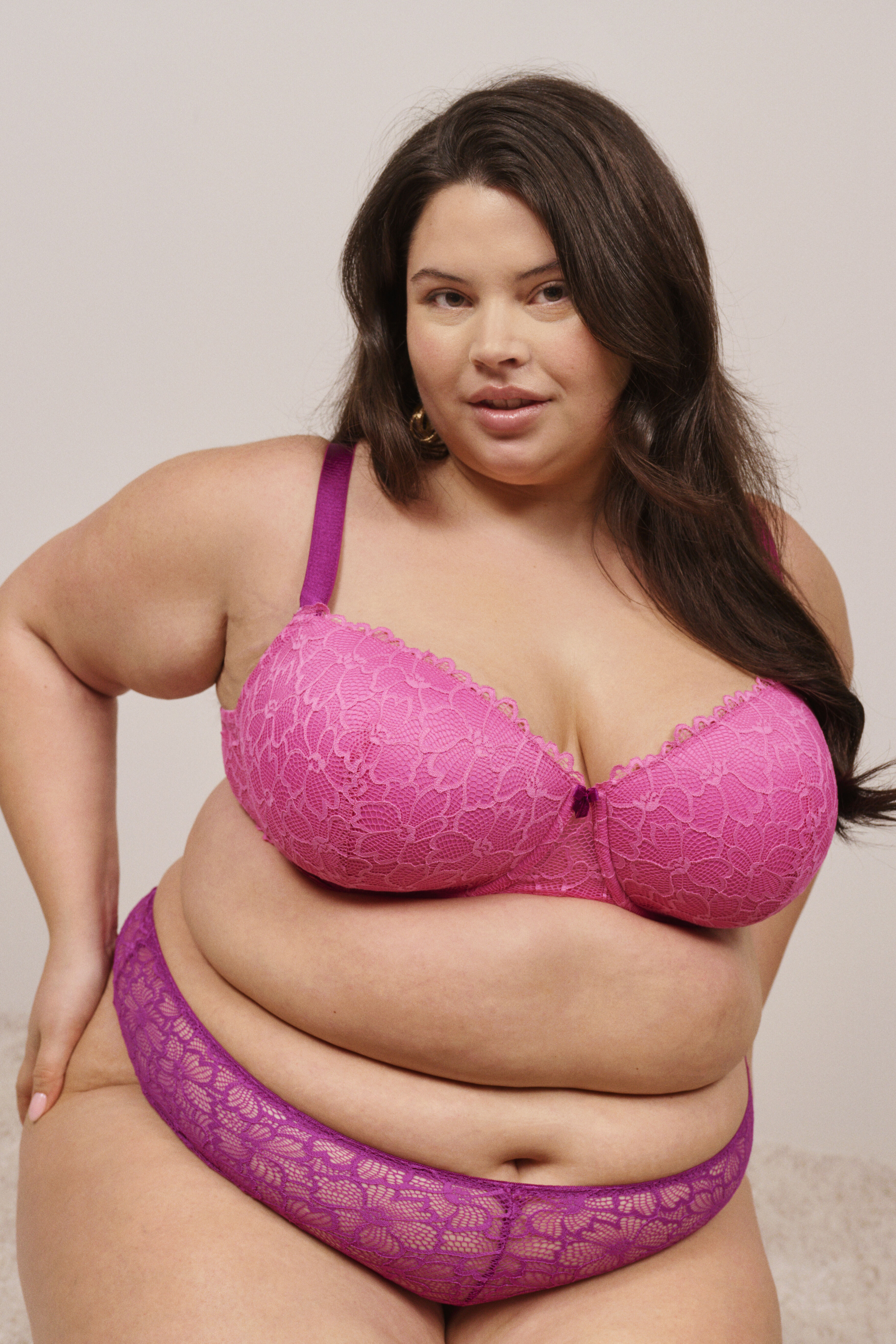ZizziRomantische roze kanten charme, , Model