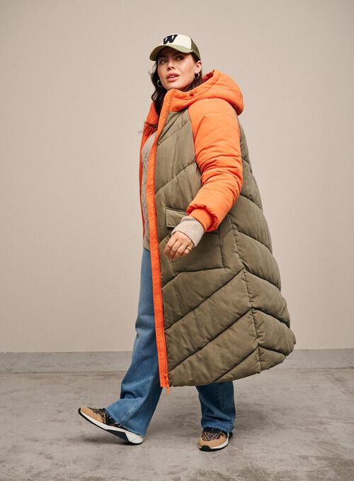 Lange jas met kleurblokken, , Model