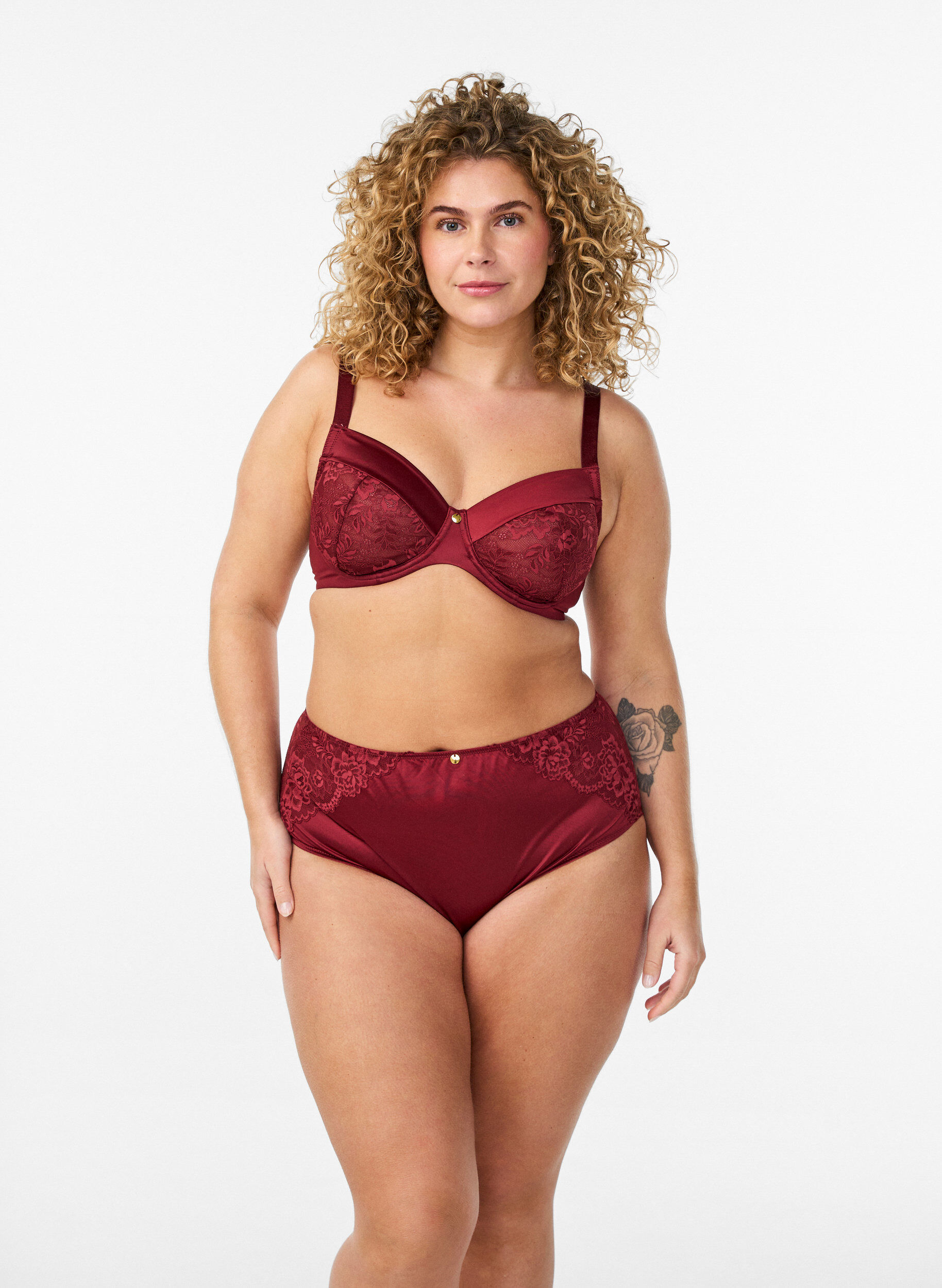 ZizziSoutien-gorge embo&icirc;tant en microfibre brillante, Bordeaux fonc&eacute;, Model image number 1