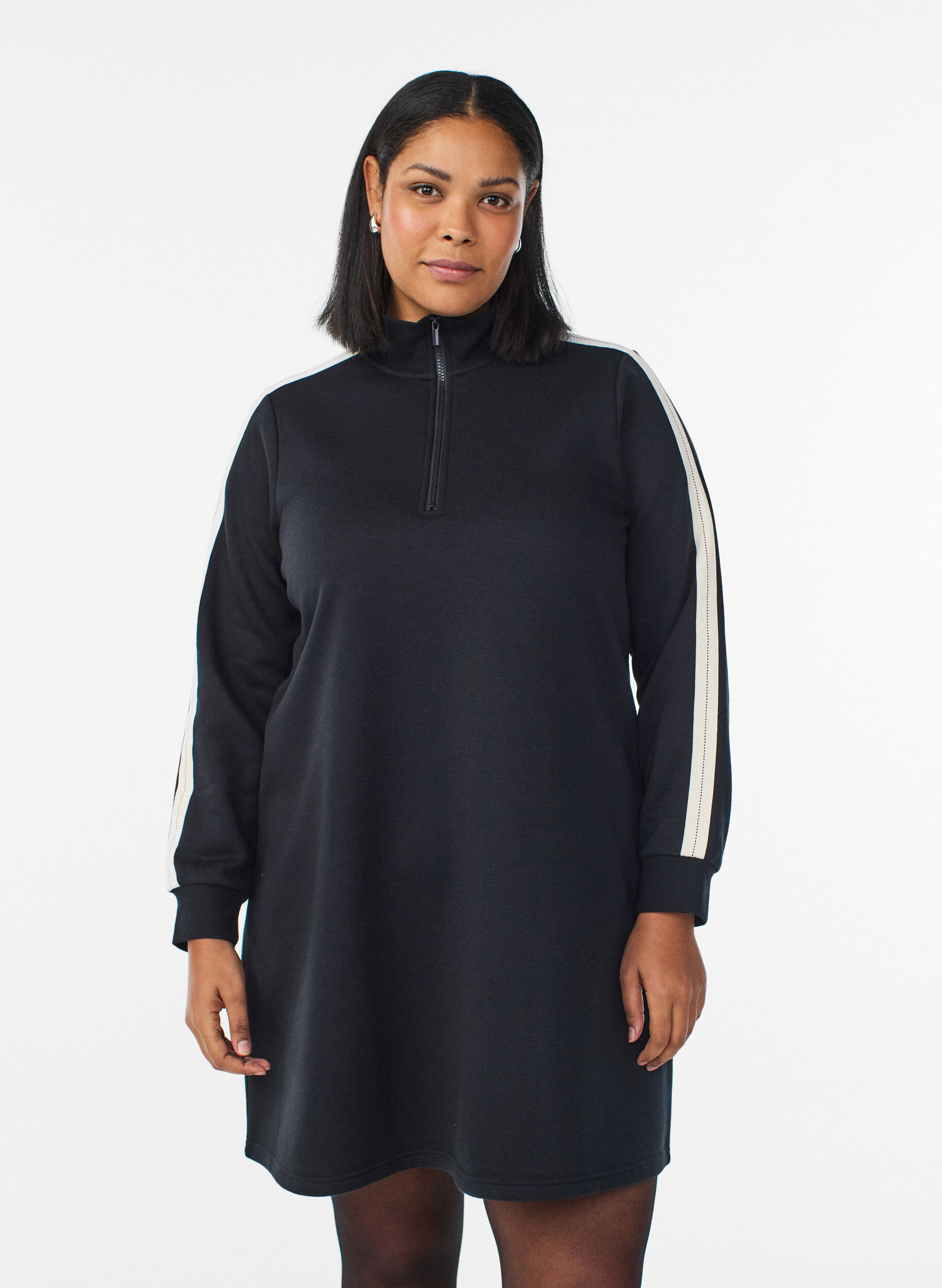Robe sweat-shirt courte &agrave; col montant, Noir, Model