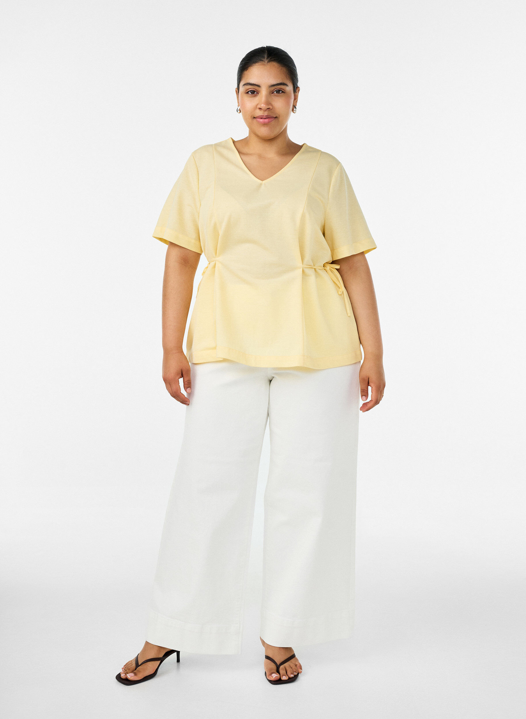 ZizziBlouse in een katoenmix met V-hals en striklint, Geel, Model image number 1