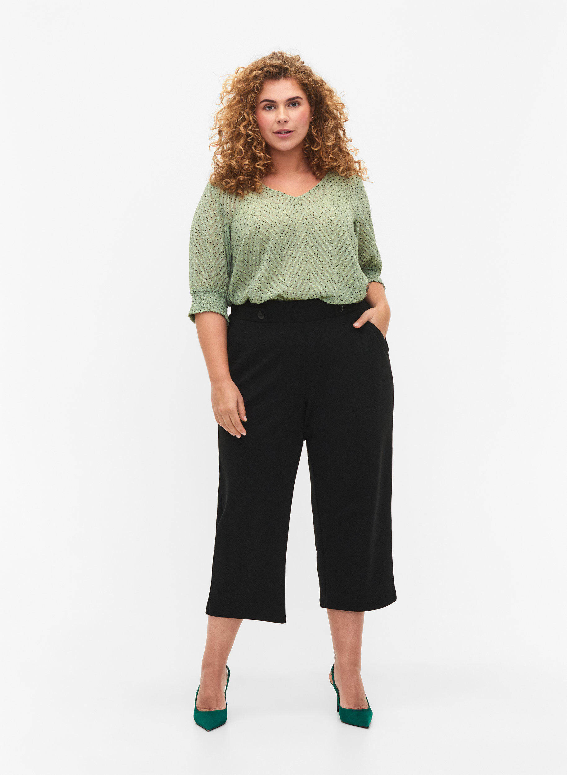 Zizzi7/8 broek met losse pasvorm, Zwart, Model image number 0