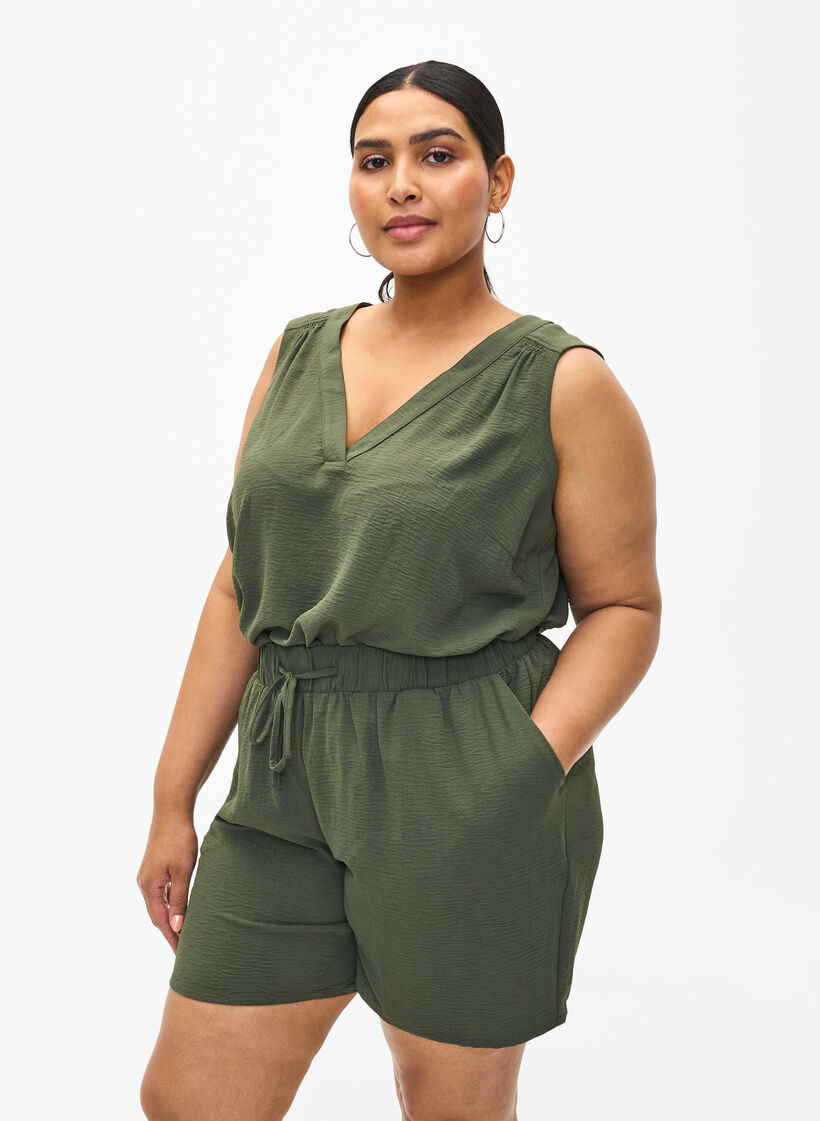 Short avec poches et ceinture élastique, Vert, Model image number 0
