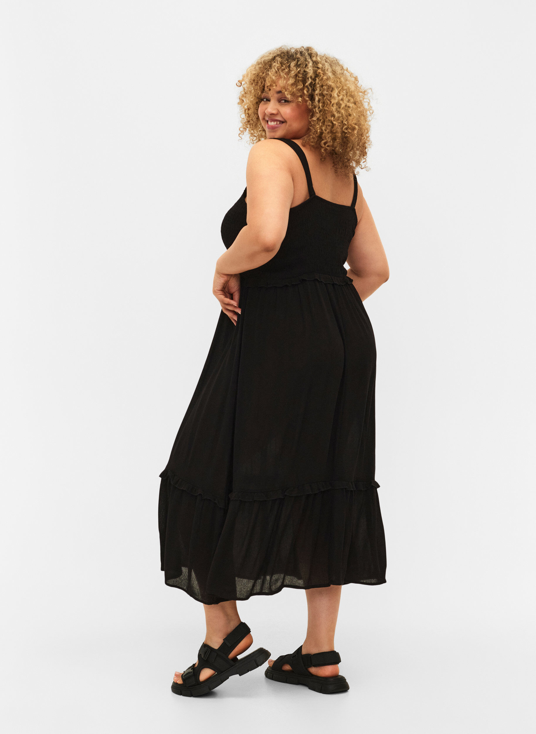 Zizzi Robe midi en viscose avec smock, Black, Model image number 1