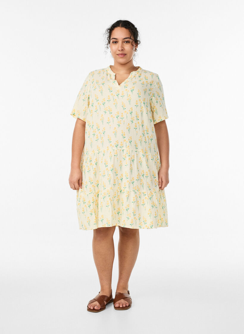 Robe courte &eacute;vas&eacute;e en mousseline de coton, Jaune clair, Model image number 1
