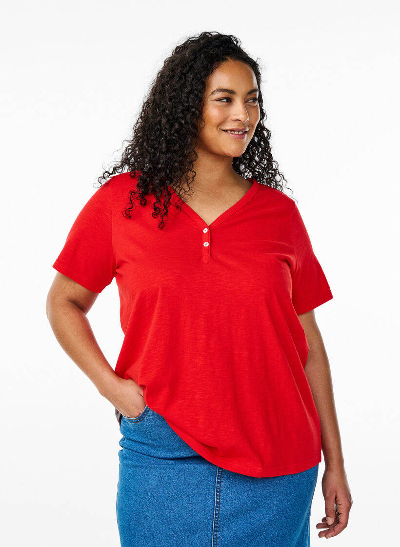 T-shirt dot&eacute; de boutons, Rouge, Model image number 0