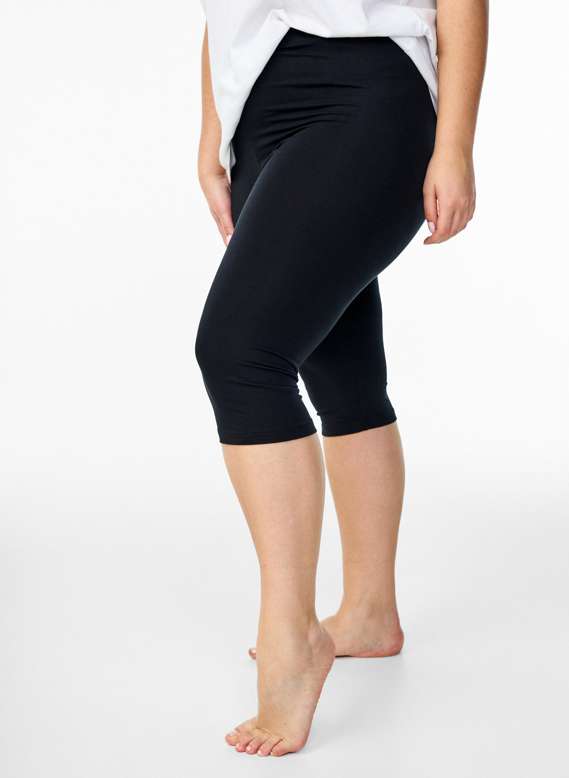 Zizzi Leggings 3/4 de base en viscose, Black, Model image number 0