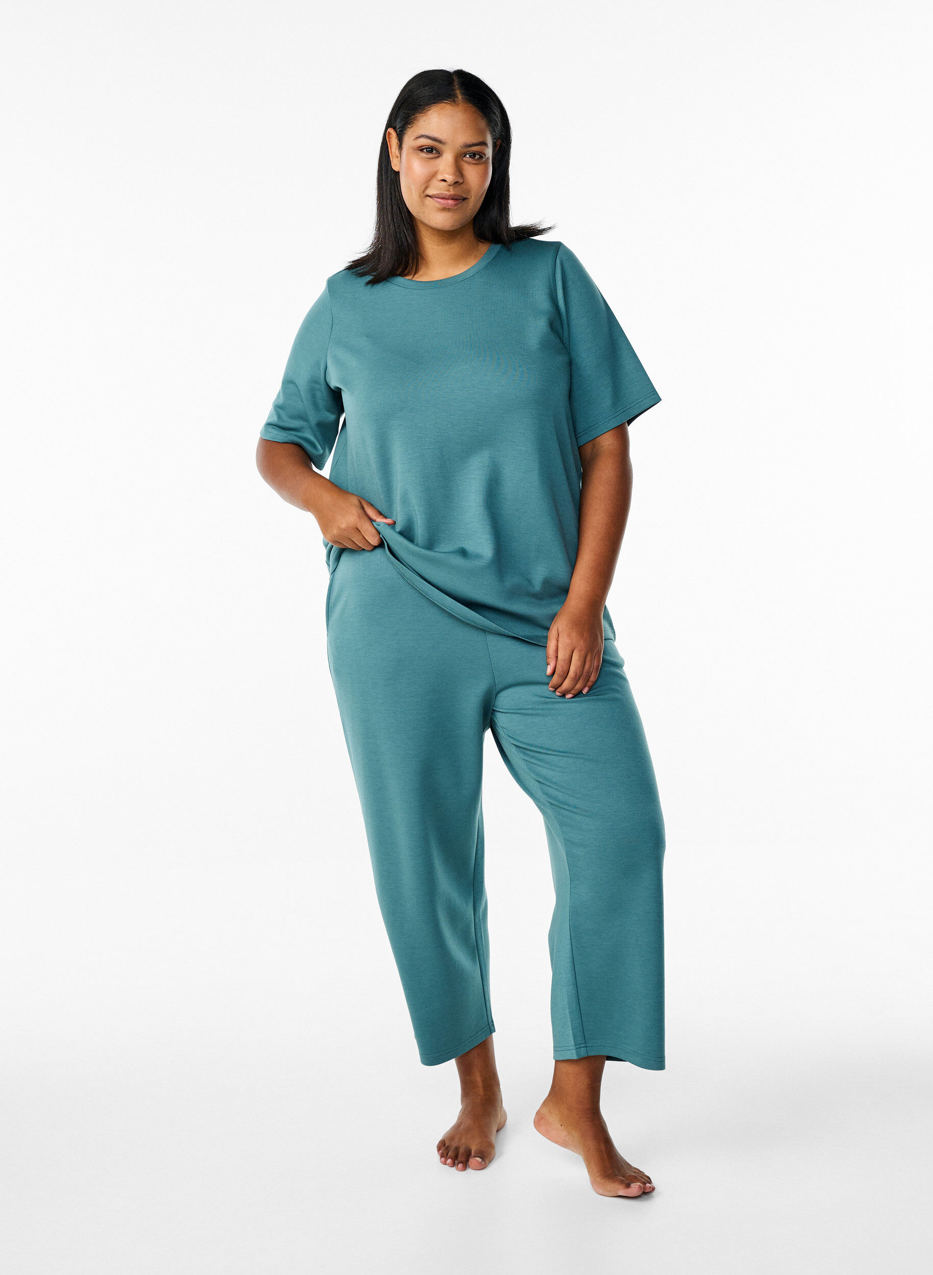 Zizzi7/8 modal mix broek met zakken, Groen, Model image number 0
