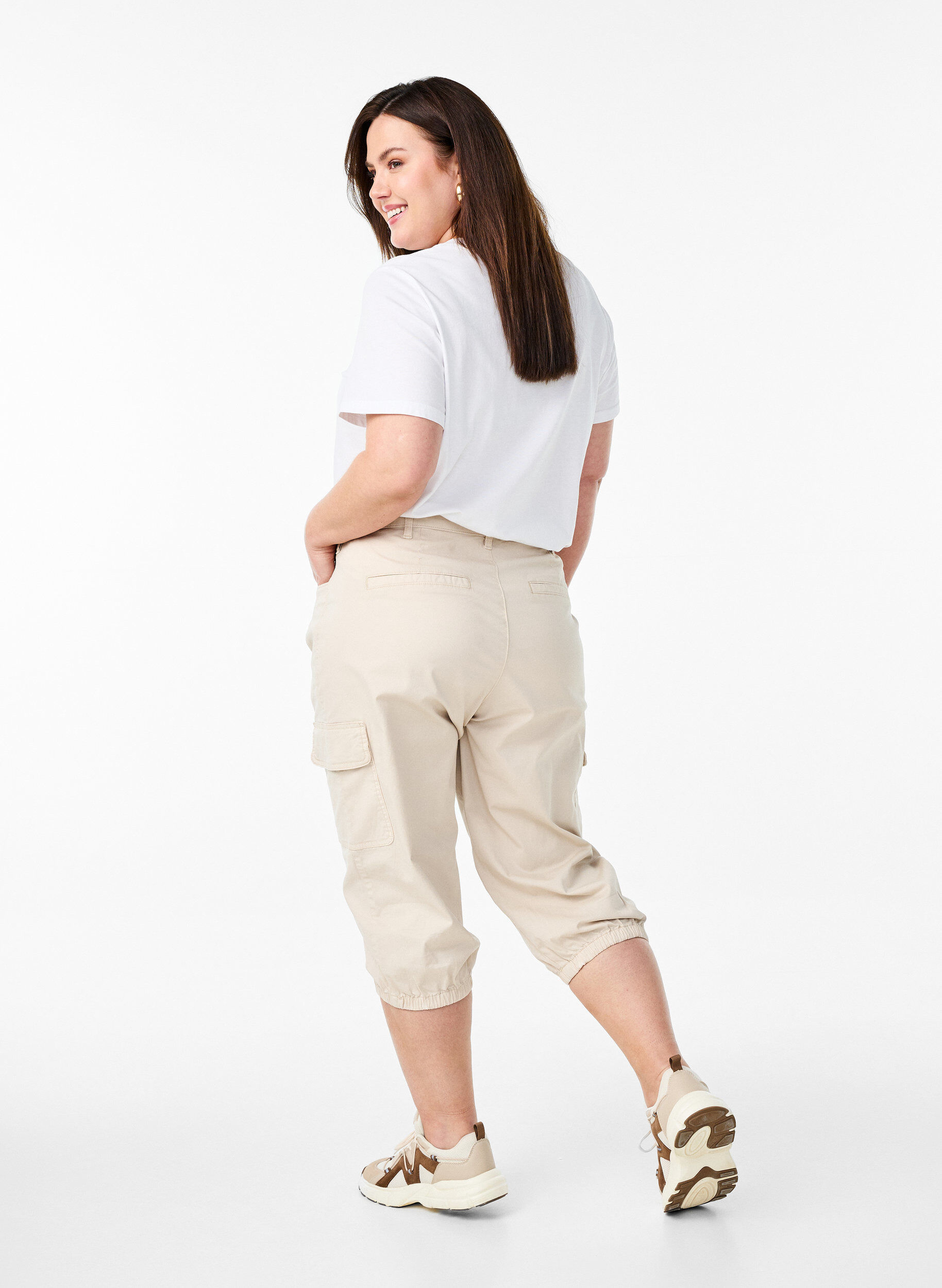 Zizzi Pantacourts cargo &agrave; taille haute, Beige, Model image number 1