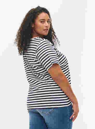 Lot de 2 T-shirt basiques en coton, Navy/Navy Stripe, Model image number 1
