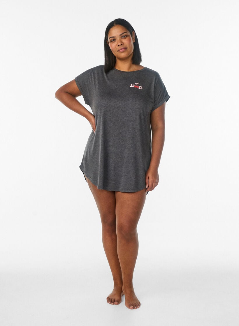 Chemise de nuit &agrave; manches courtes avec imprim&eacute; de texte, Noir, Model image number 1