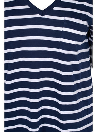 Gestreepte katoenen t-shirt met v-hals, Navy B White Stripe, Packshot image number 2