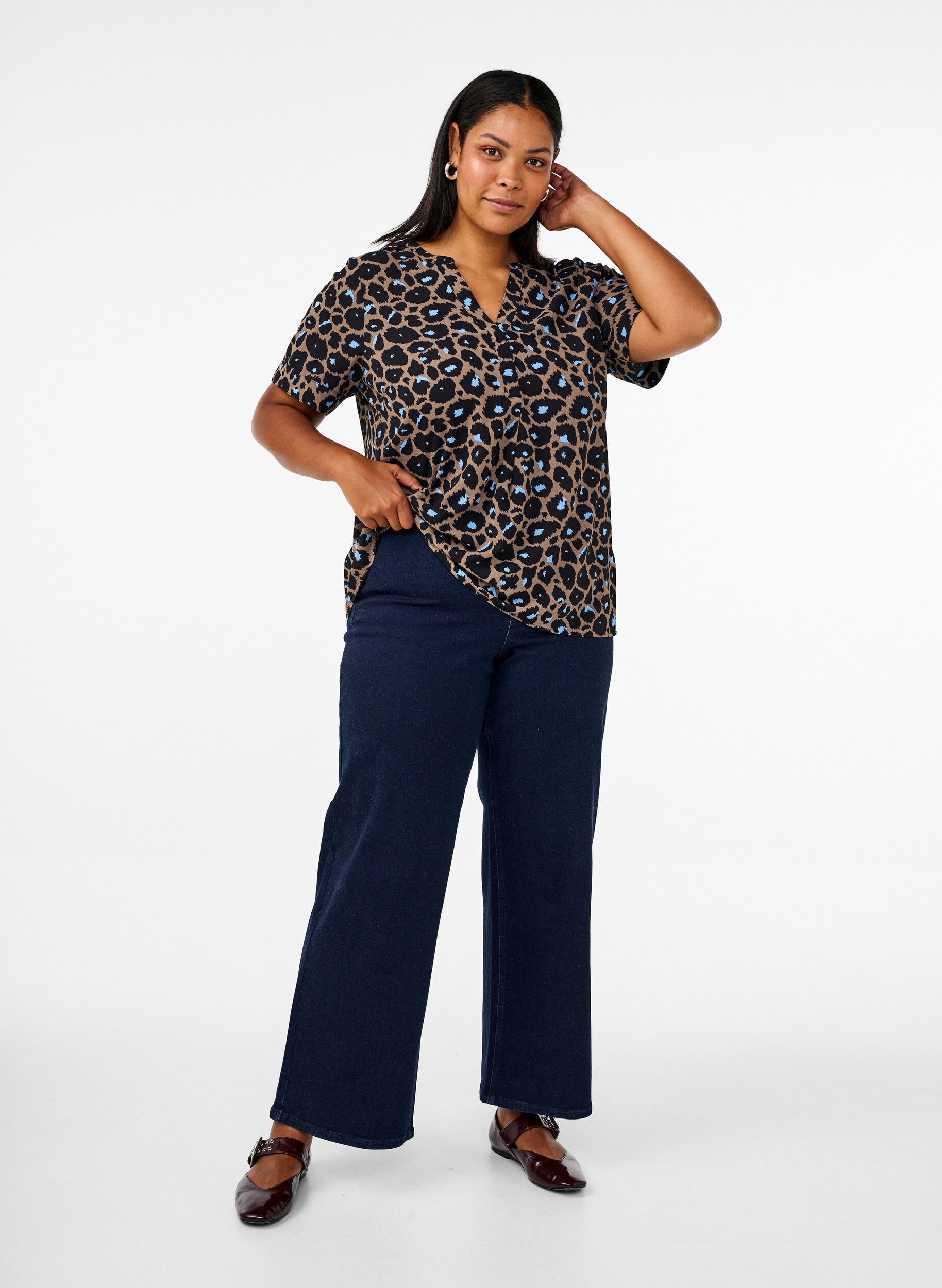 Zizzi Chemisier &agrave; manches courtes avec d&eacute;collet&eacute; en V, Marron, Model image number 1