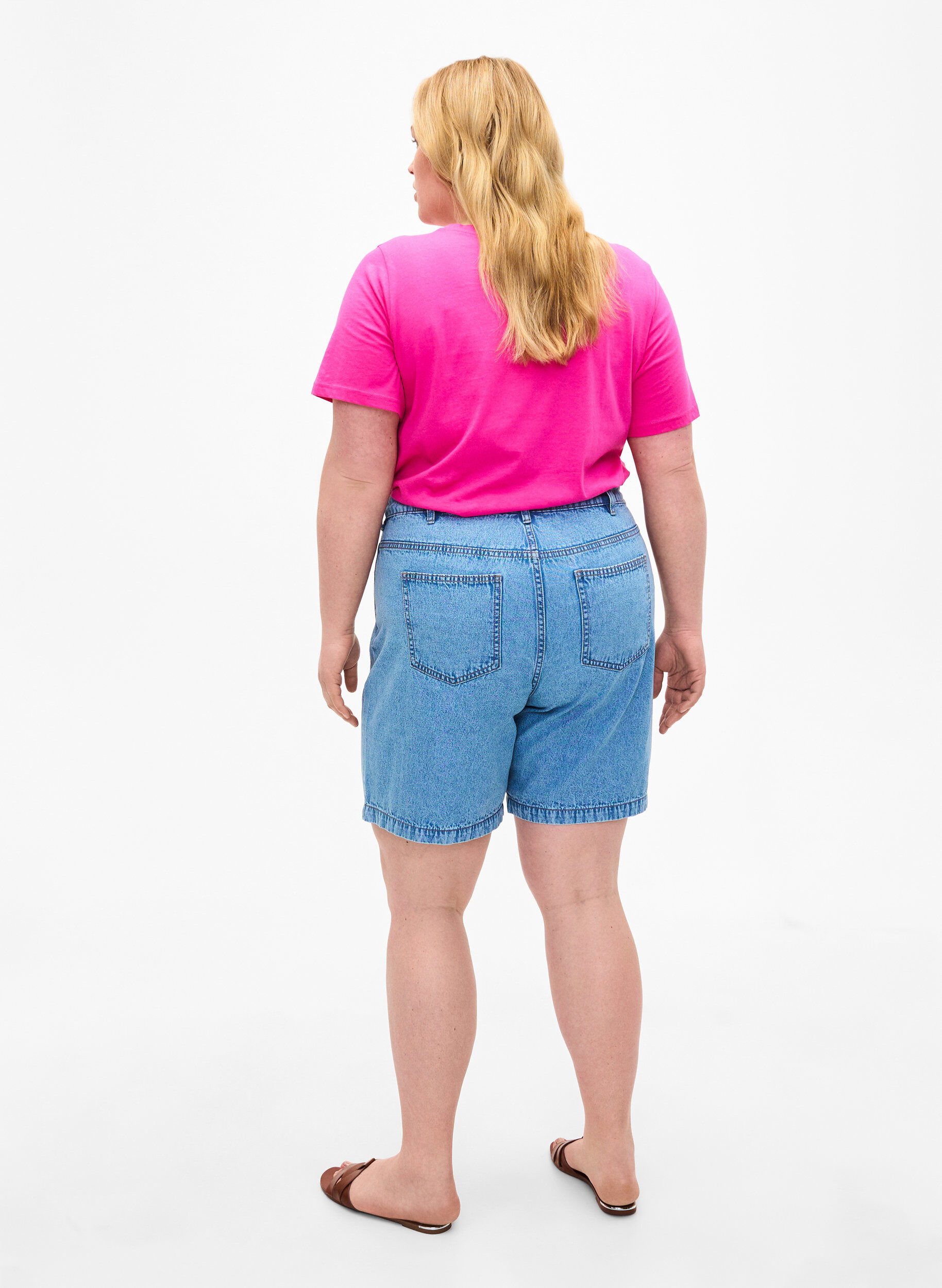 Zizzi Shorts en jean taille haute, Light Blue Denim, Model image number 1