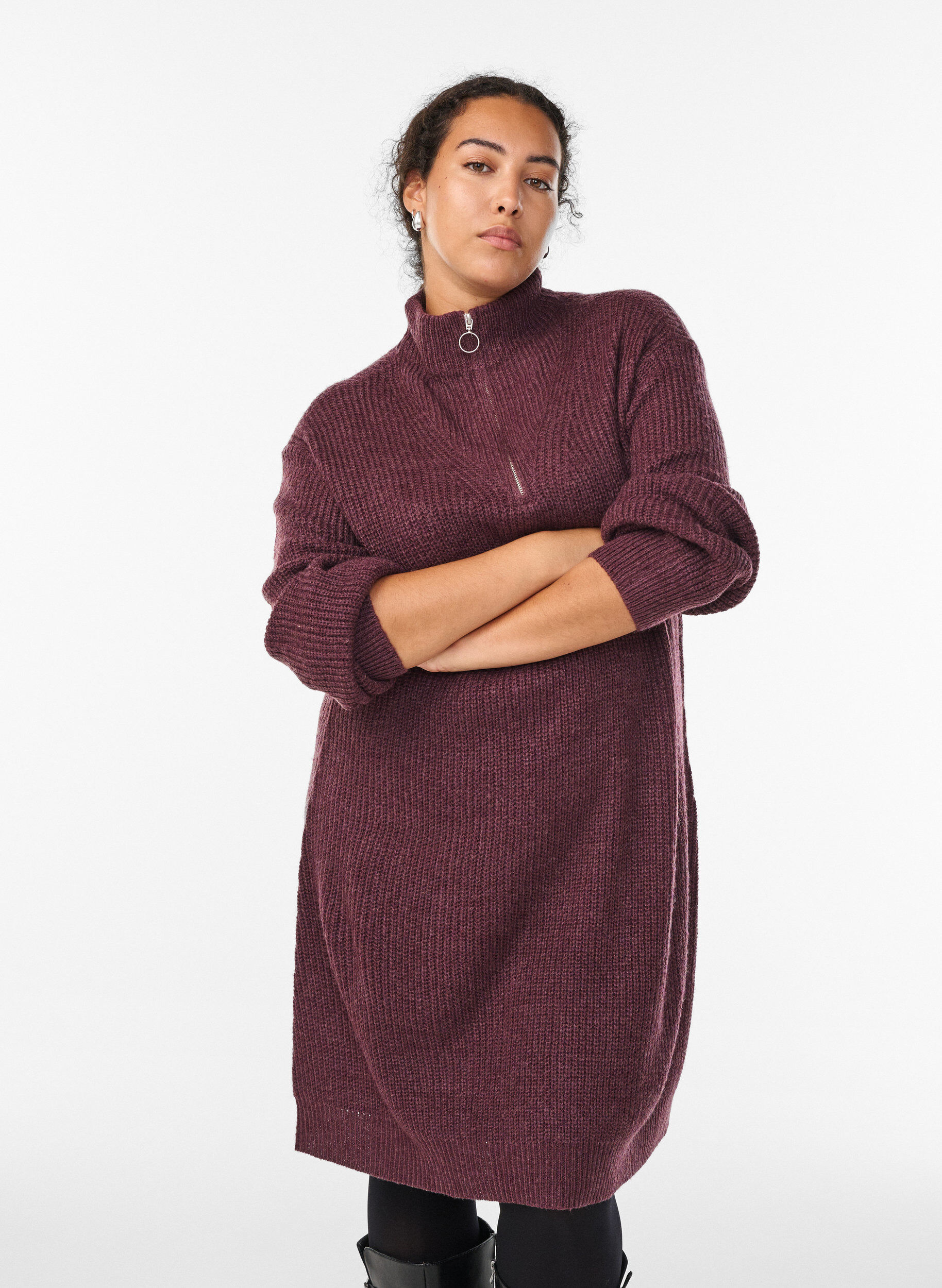 FLASH - Robe courte en maille avec col montant, Bordeaux, Model