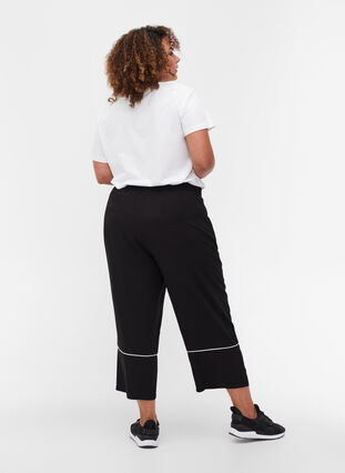 Pantalon en viscose avec poches, Black, Model image number 1