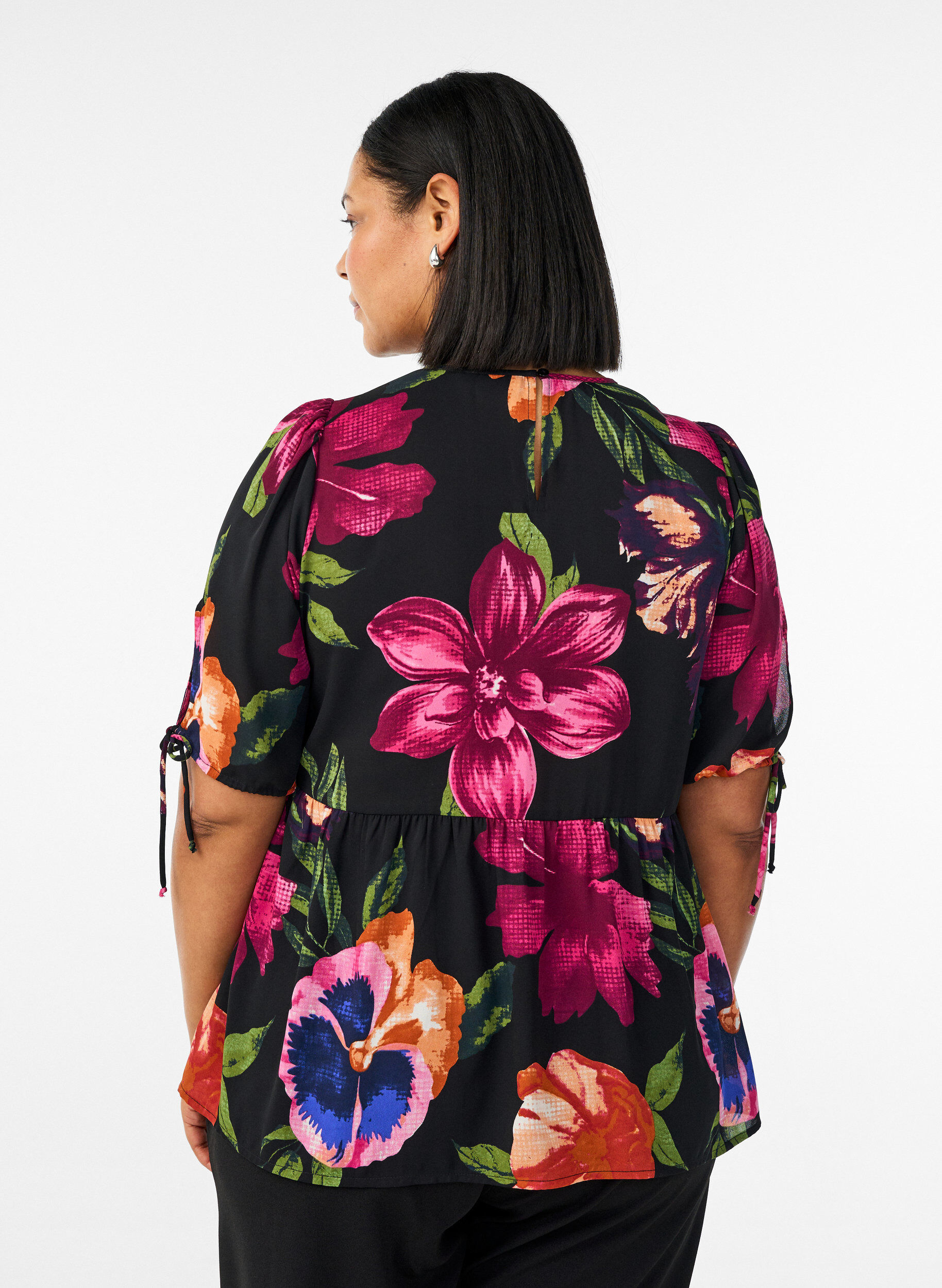 ZizziBlouse &agrave; imprim&eacute; floral et p&eacute;plum, Noir, Model image number 2