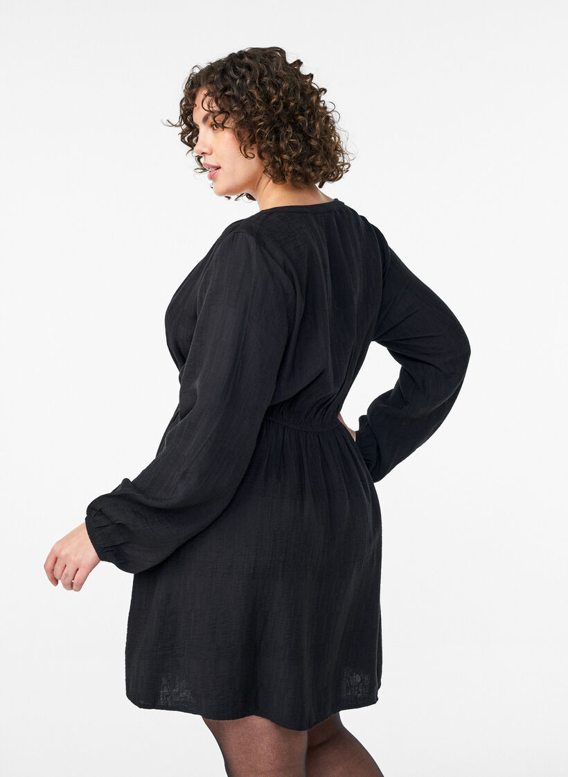 Robe courte texturée effet portefeuille, Noir, Model image number 2