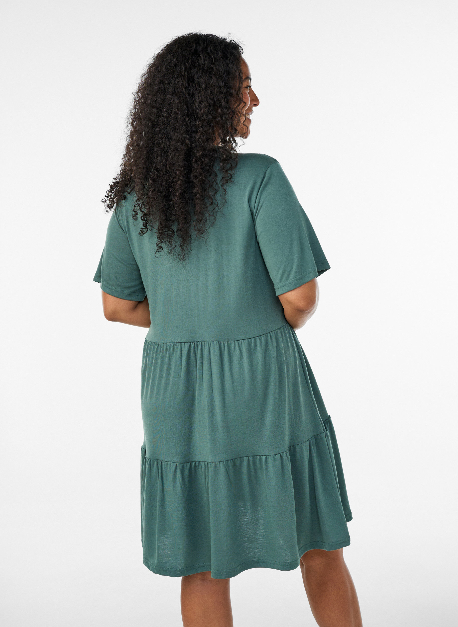 ZizziRobe en jersey avec d&eacute;tails en dentelle et jupe superpos&eacute;e, Vert, Model image number 2