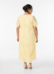 Robe midi en dentelle avec bords festonn&eacute;s, Jaune clair, Model image number 1