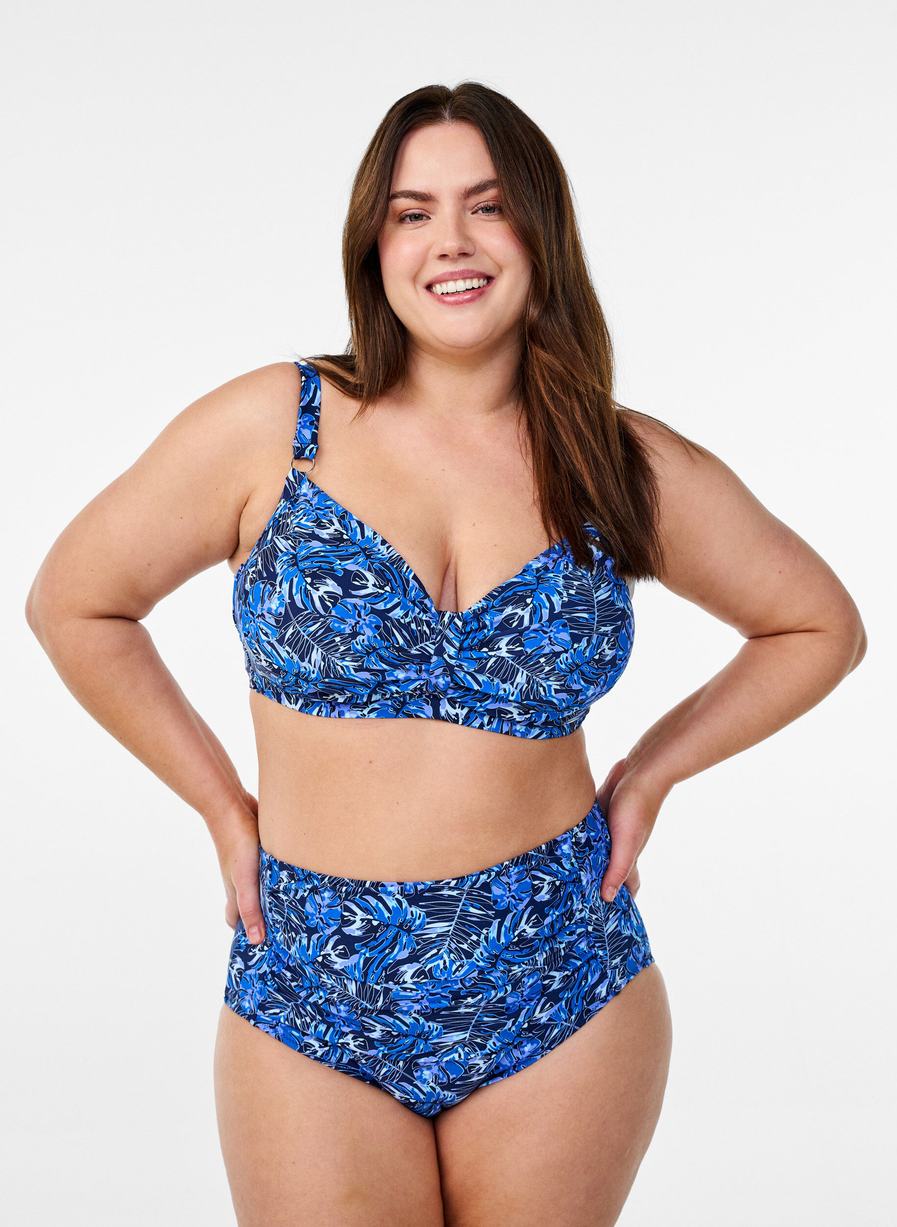 Zizzi Haut de bikini avec armatures et imprim&eacute;, Bleu, Model image number 1