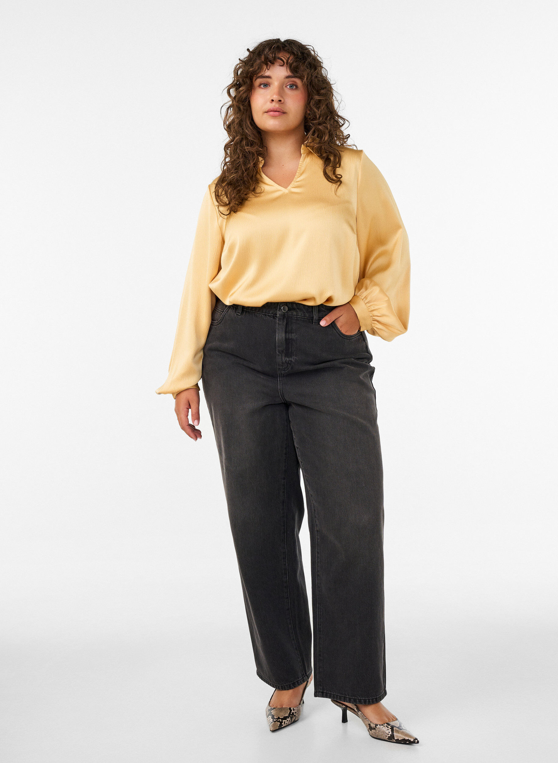 ZizziBlouse met overhemdkraag en V-hals, Geel, Model image number 1