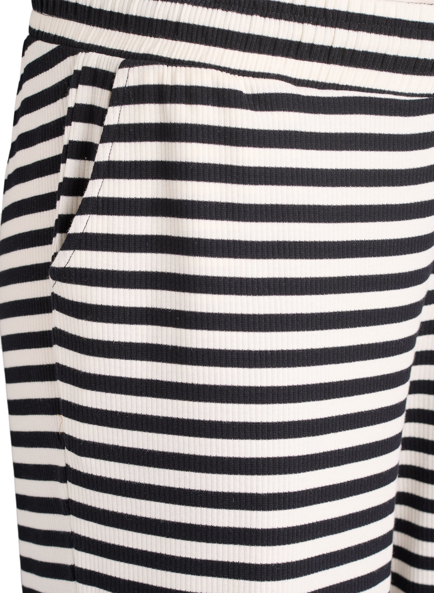 ZizziGestreepte pyjamabroek met een high waist en wijde pijpen, Zwart, Packshot image number 2