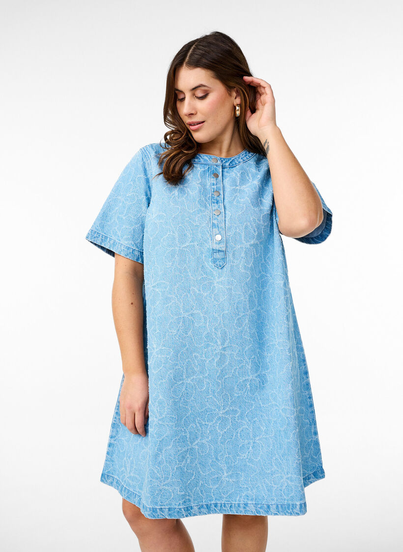 Robe courte en jean avec une coupe trapèze et un motif floral, Bleu Clair, Model image number 0