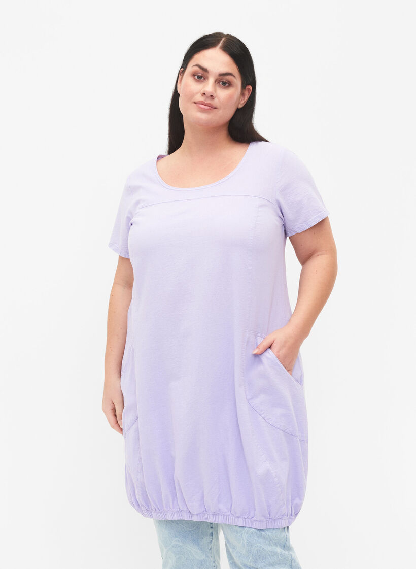 Katoenen jurk met korte mouwen, Lavender, Model