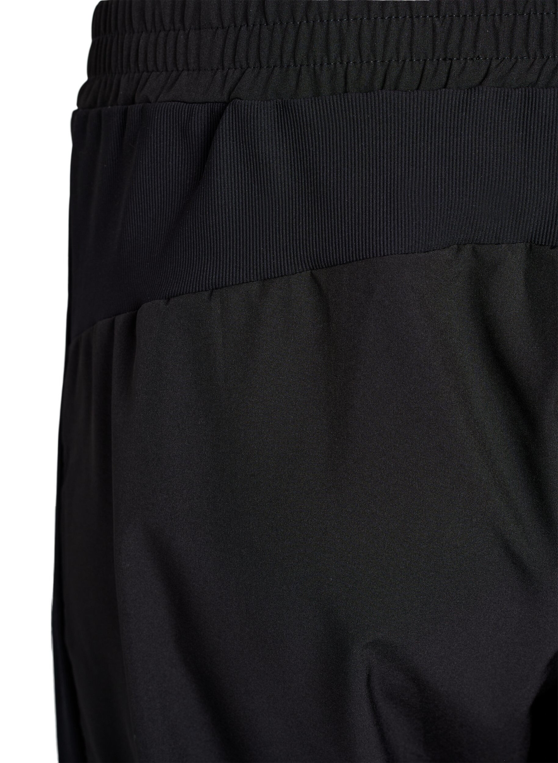 ZizziPantalon d&rsquo;entra&icirc;nement l&eacute;ger dot&eacute; de poches, Noir, Packshot image number 3