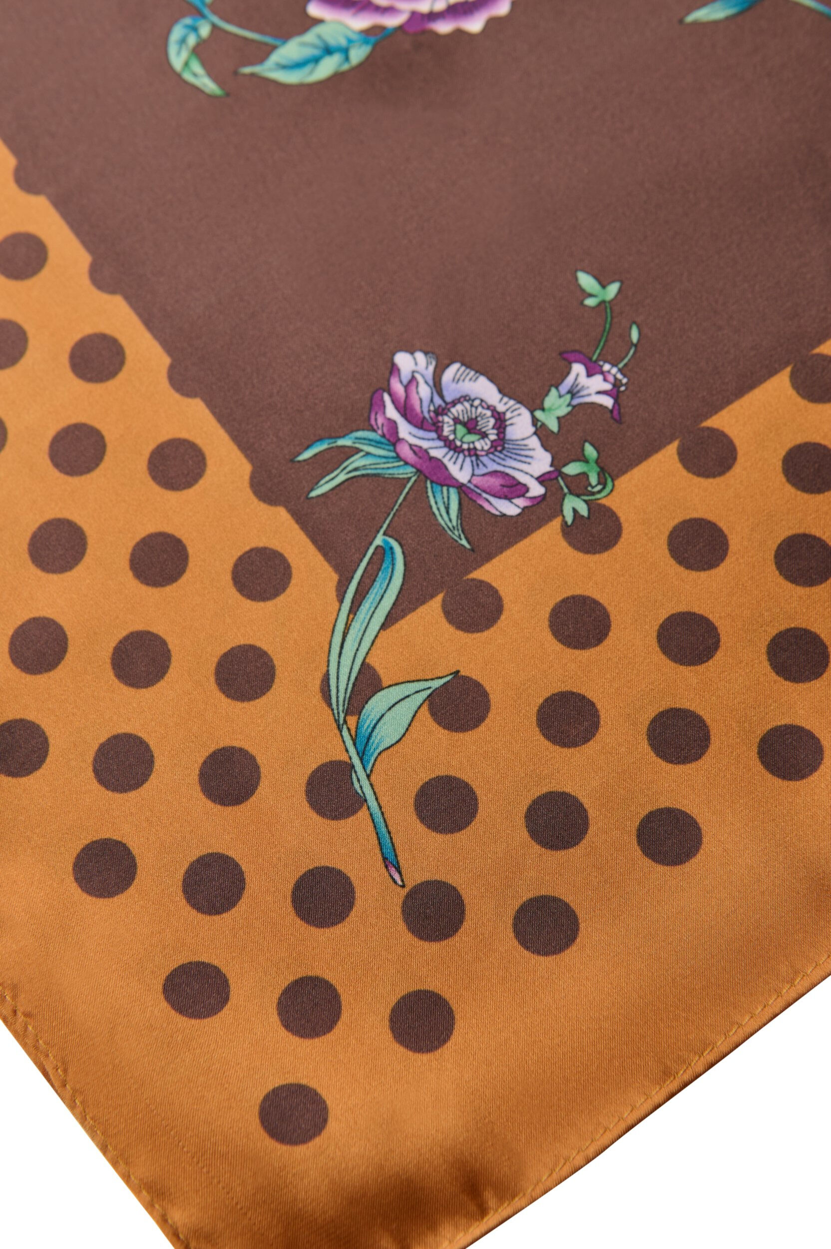 ZizziFoulard carr&eacute; &agrave; l&rsquo;aspect satin avec un motif, Marron, Packshot image number 1