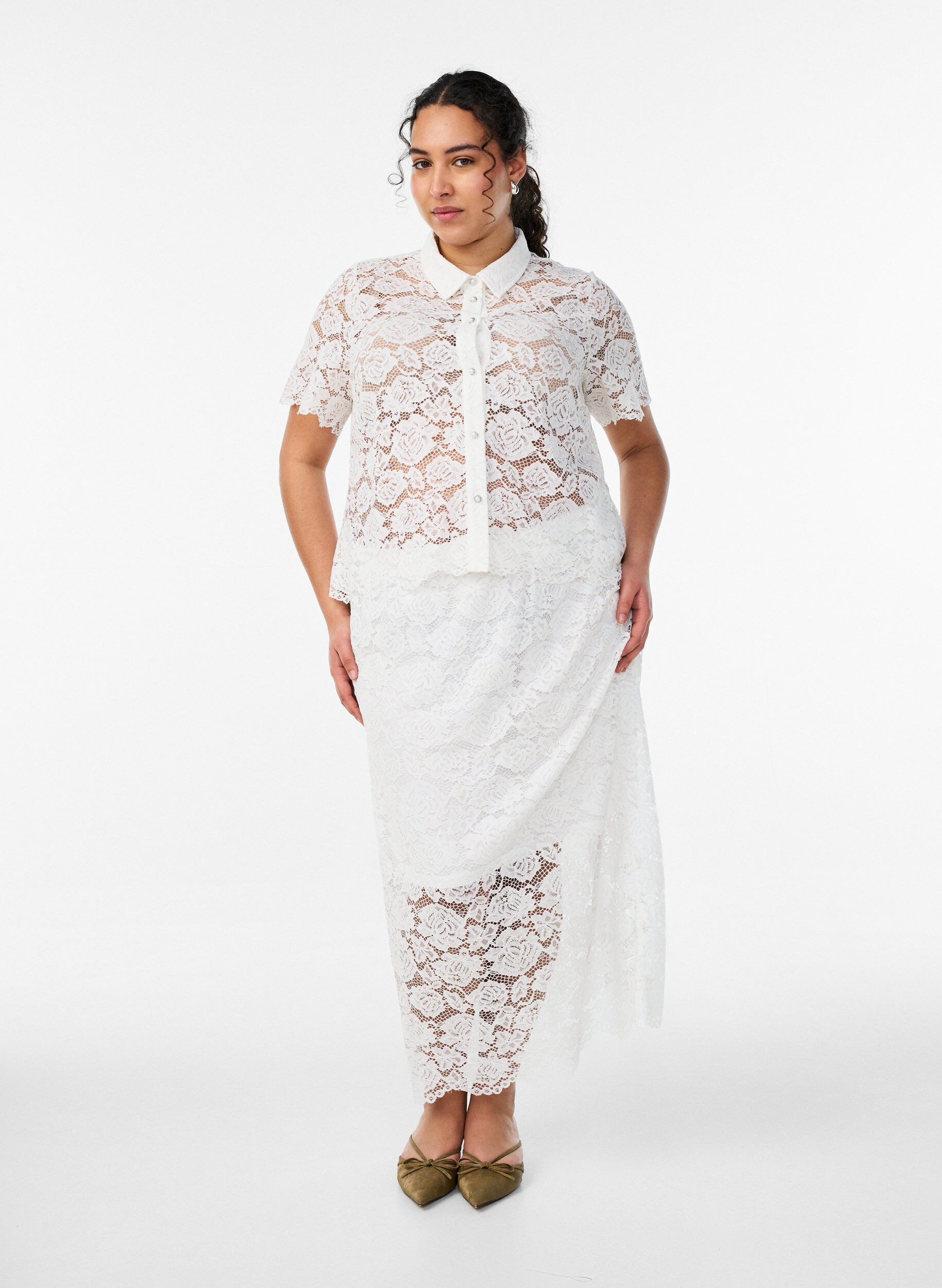 Zizzi Chemisier en dentelle avec boutons perl&eacute;s, Blanc, Model image number 1