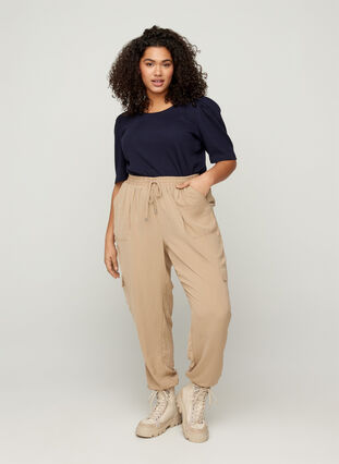 Pantalon ample avec de grandes poches, Nomad, Model image number 3