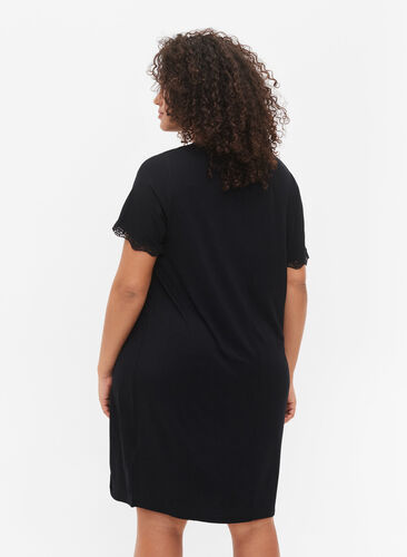 Nachthemd van viscose met korte mouwen en kanten randjes, Black, Model image number 1