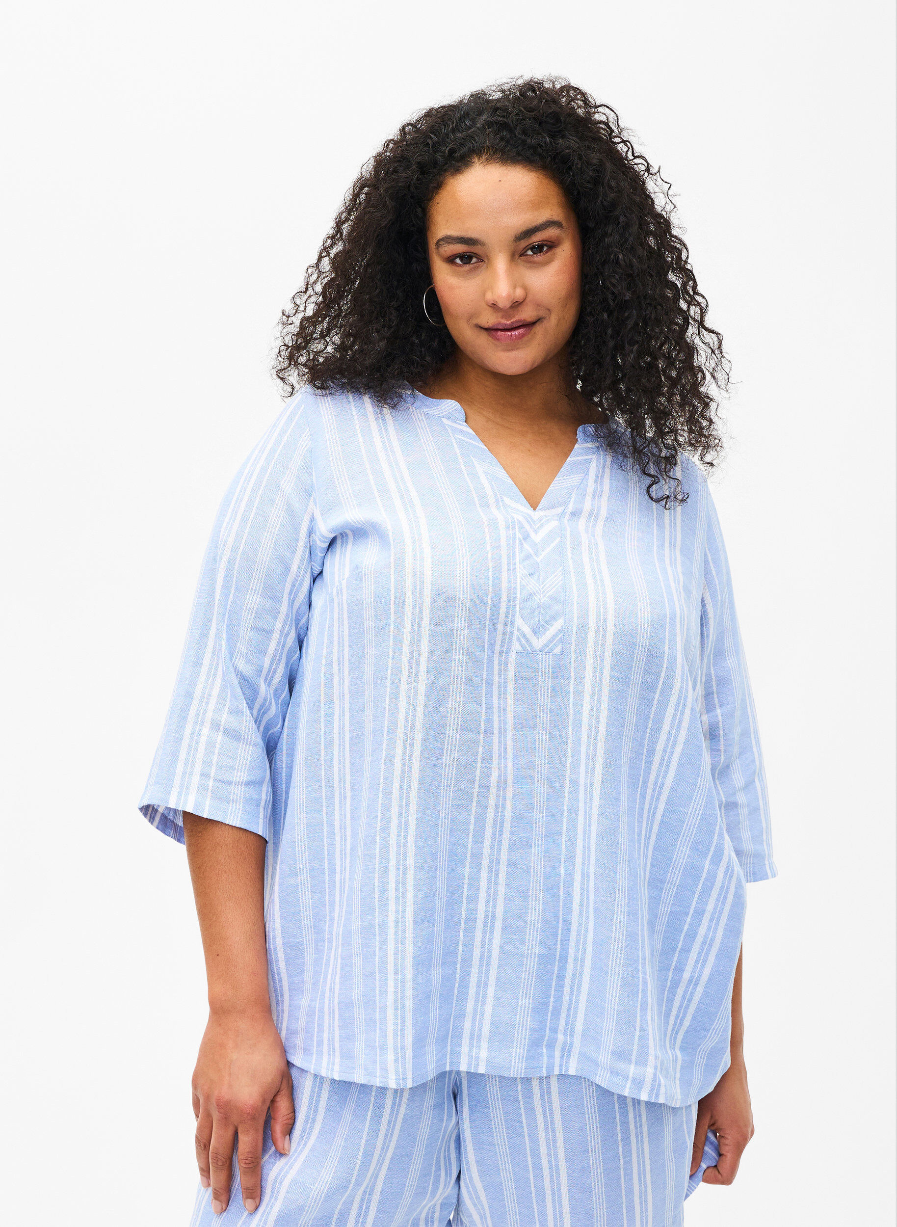 ZizziGestreepte blouse in een mix van linnen en viscose, Blauw, Model image number 0