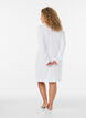 Nuisette en coton biologique avec broderie ajour&eacute;e, Blanc, Model image number 2