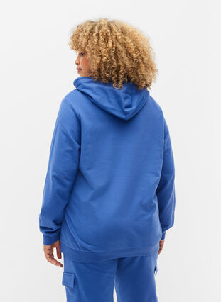 Sweat-shirt avec impression de texte et capuche, Dazzling Blue, Model image number 1