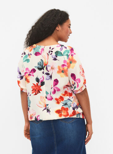 Gebloemde blouse met smokwerk, Buttercream Flower , Model image number 1