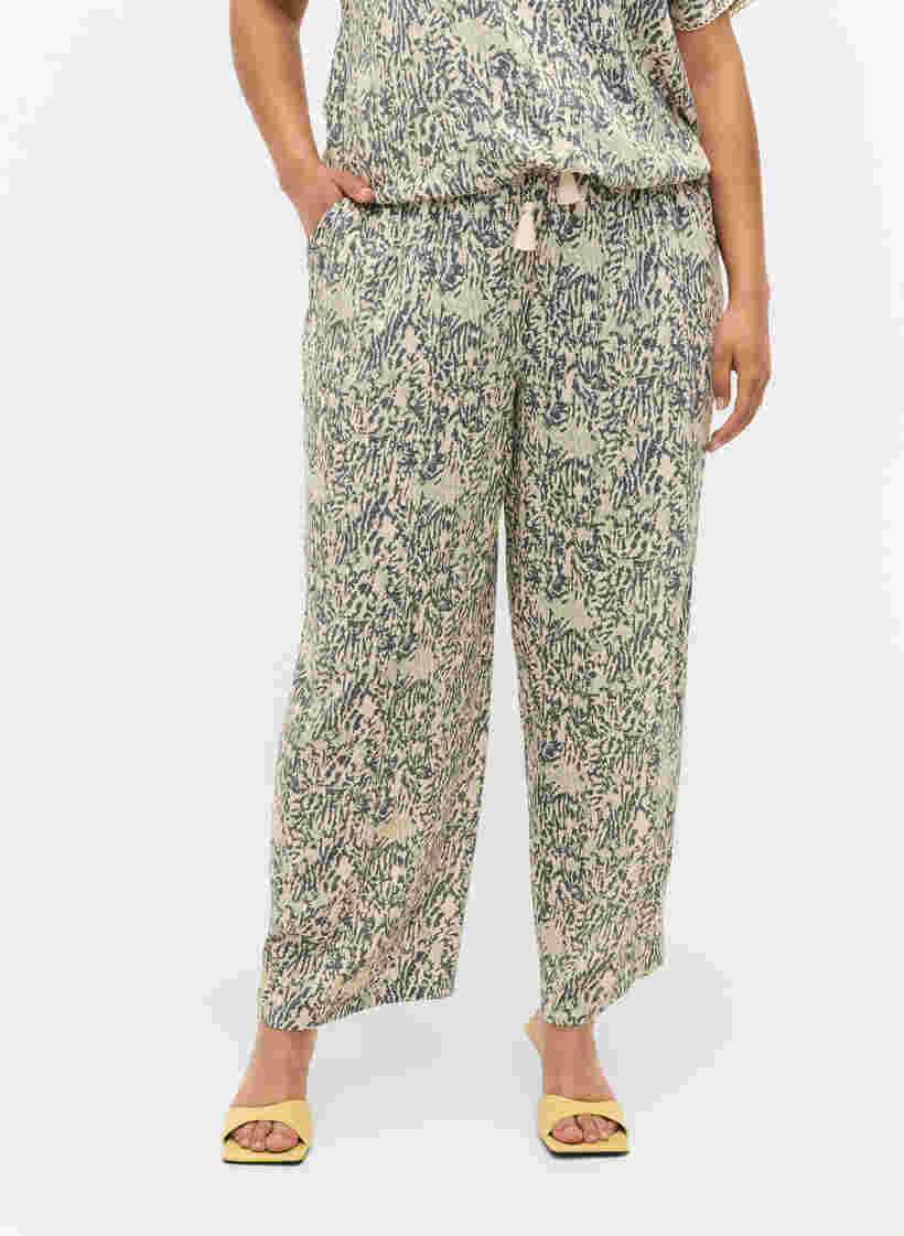 Pantalon ample en viscose avec imprimé, Balsam Green AOP, Model image number 2