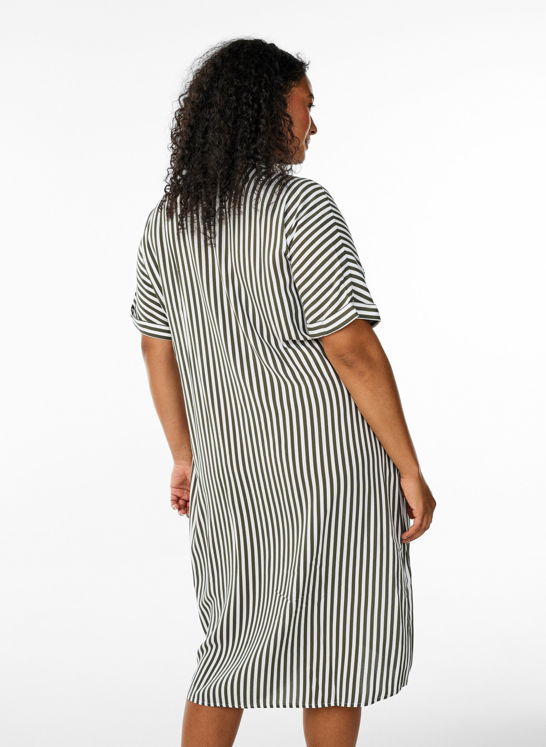 ZizziRobe chemise longue avec manches courtes, Vert, Model image number 2
