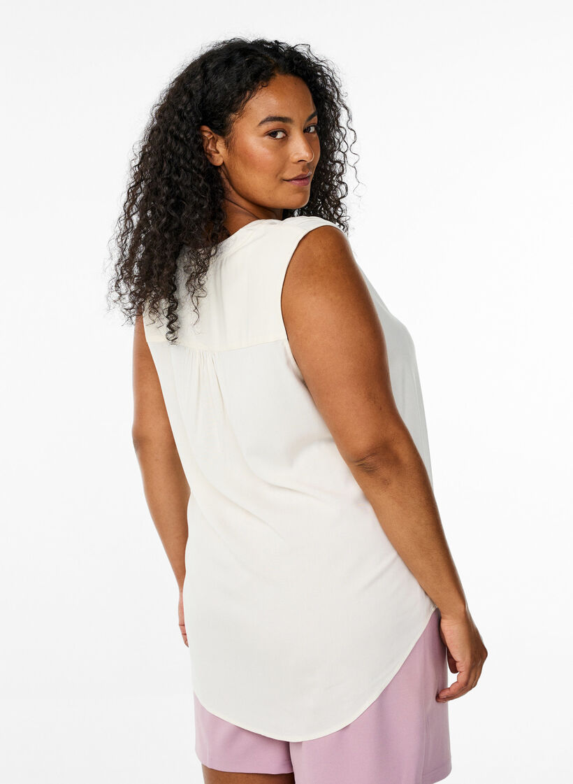 Mouwloze viscose blouse, Vanille, Model image number 2