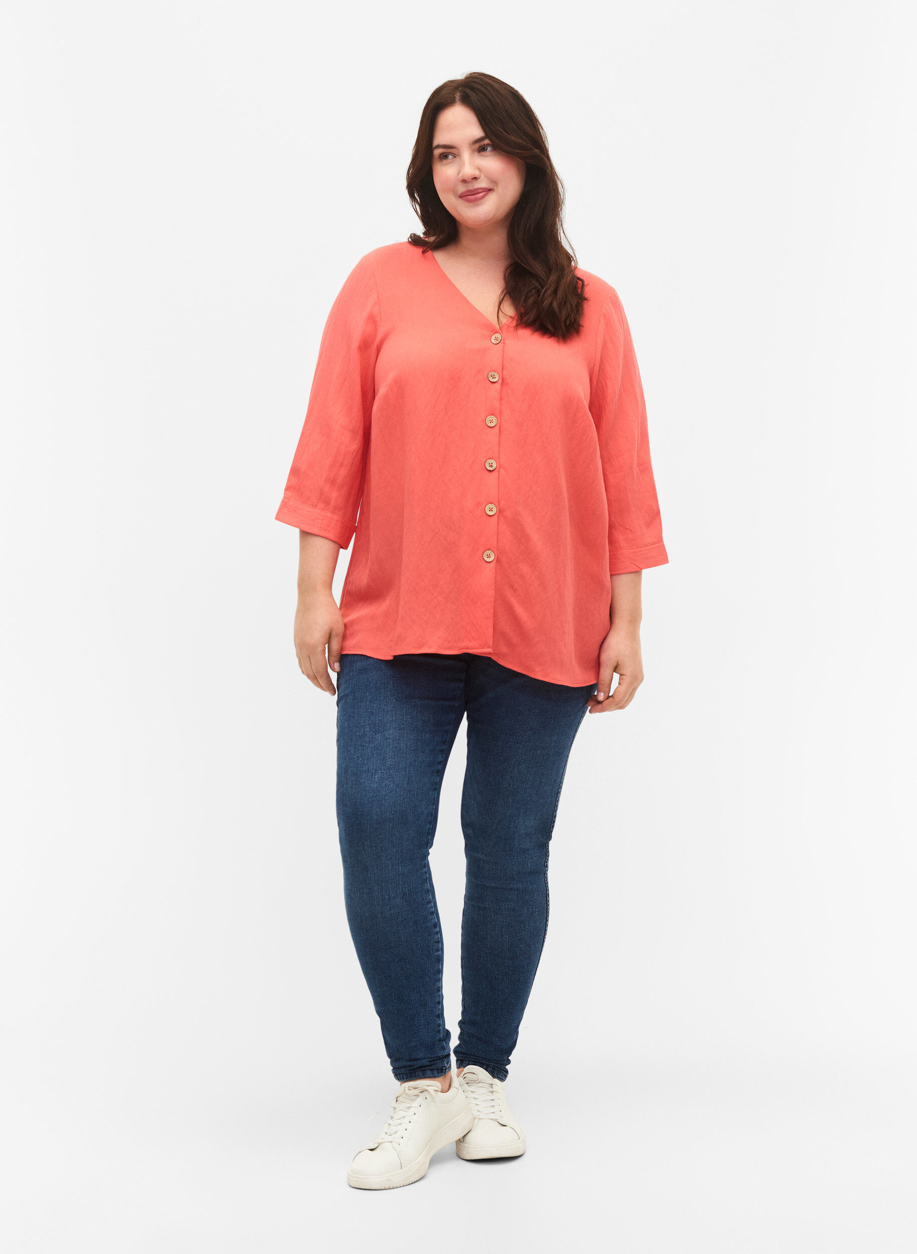 Zizzi Blouse en viscose avec boutons et col en V, Deep Sea Coral, Model image number 2