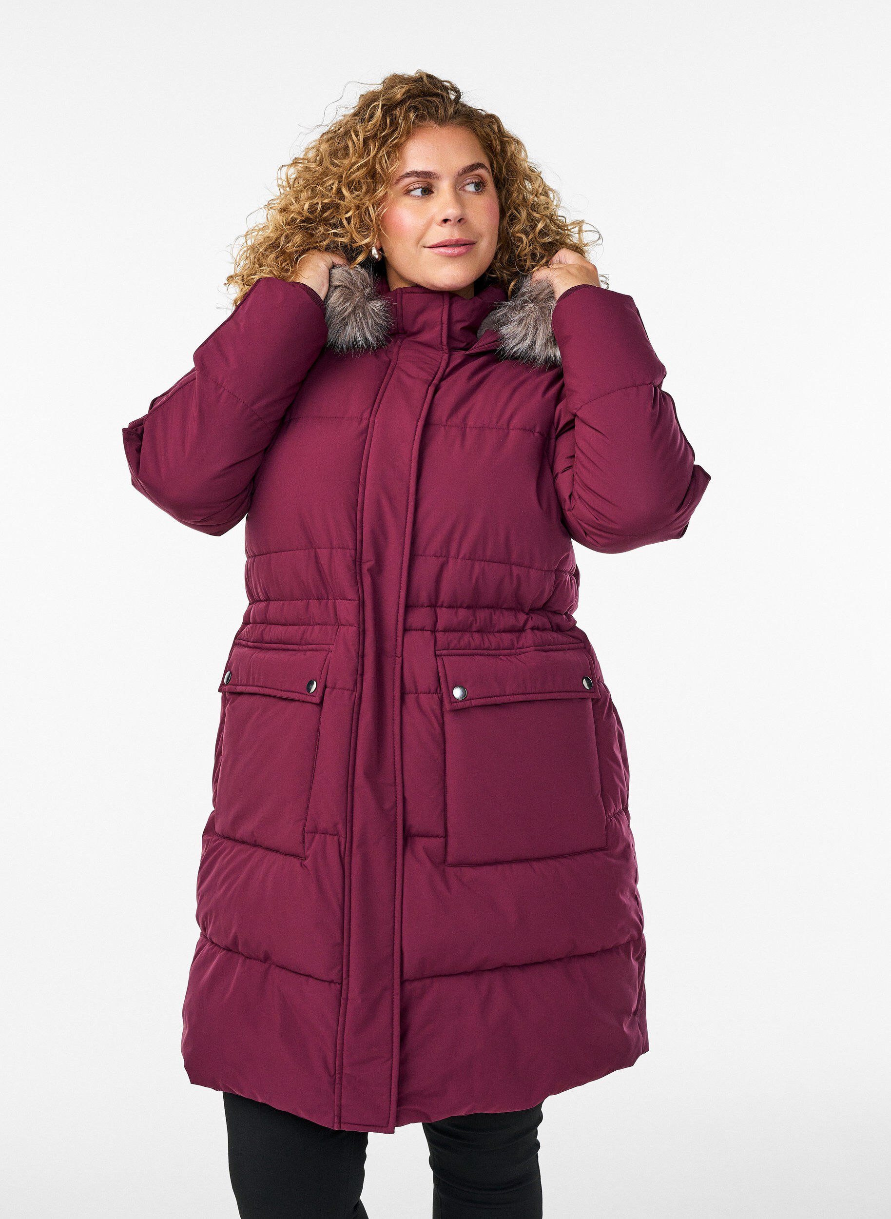 Zizzi Parka d&eacute;perlante avec col en fausse fourrure, Bordeaux fonc&eacute;, Model image number 0