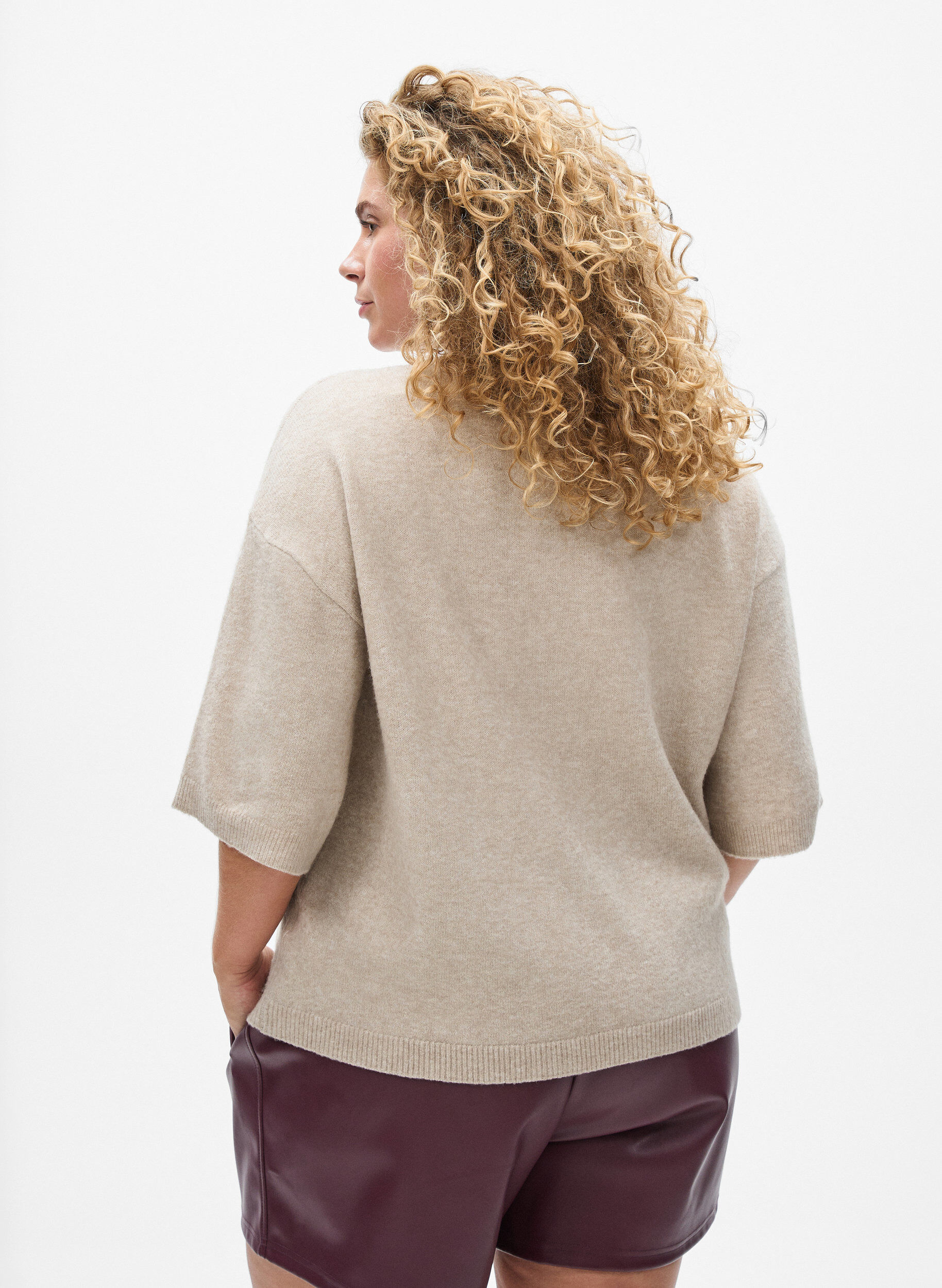 ZizziChemisier tricot&eacute; ample &agrave; manches courtes, Beige, Model image number 2