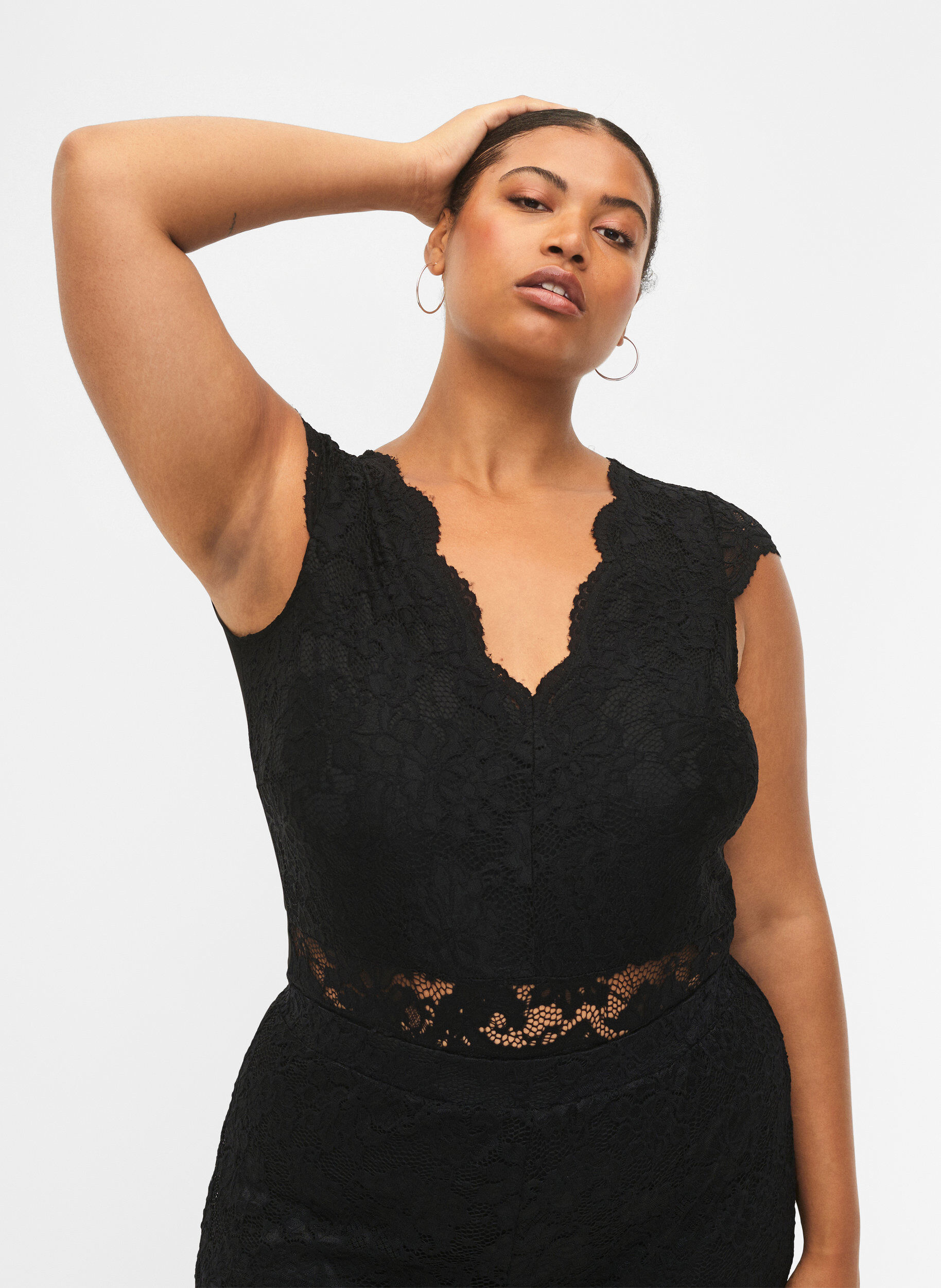 Zizzi Bodystocking avec dentelle et d&eacute;collet&eacute; en&nbsp;V, Black, Model image number 0