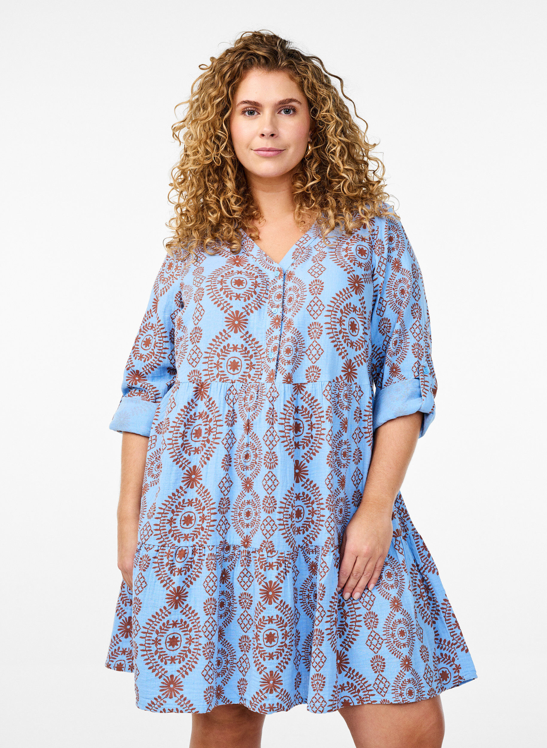 Zizzi Robe courte en mousseline de coton &agrave; motif, Bleu Clair, Model image number 0