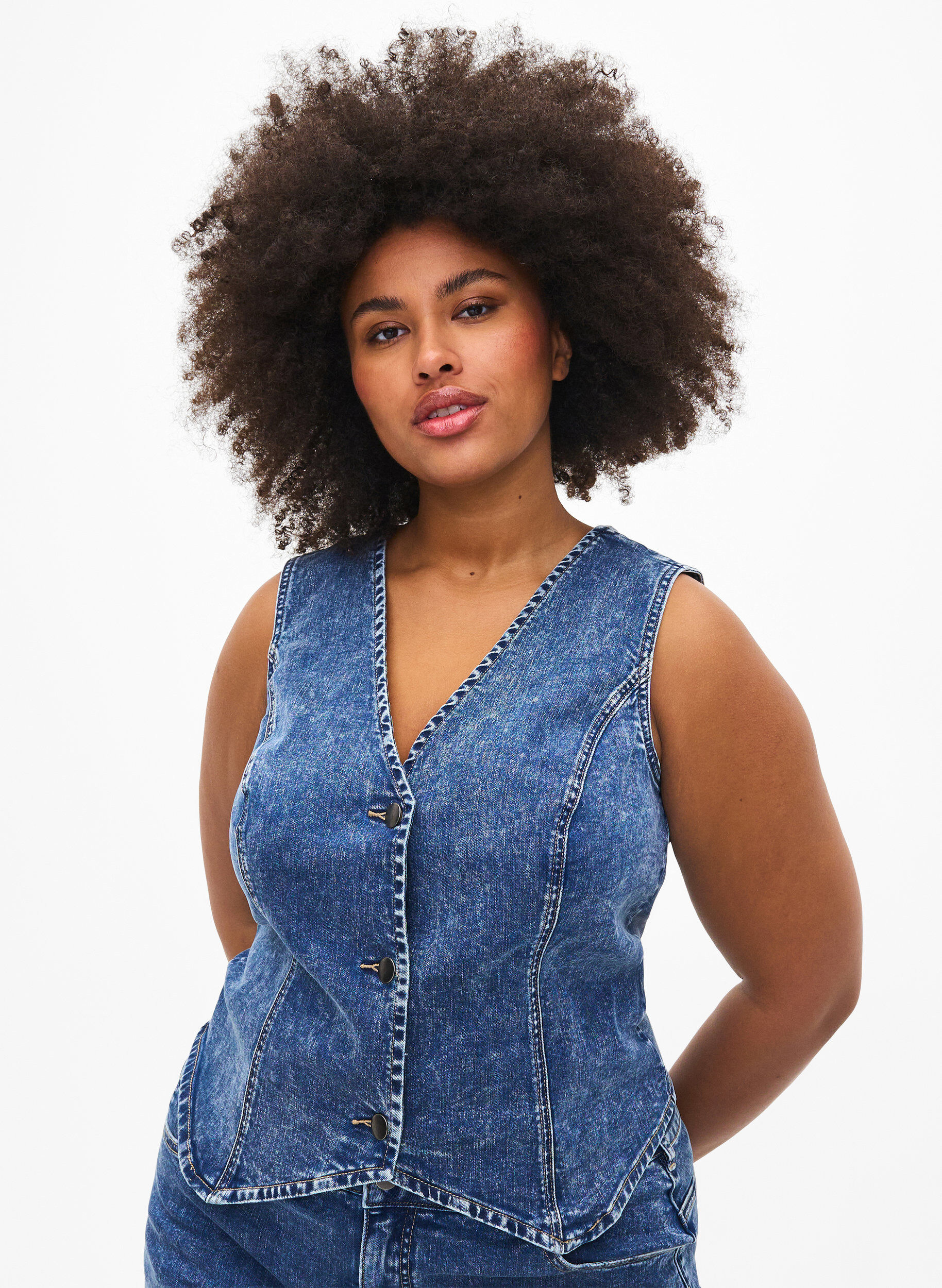 Zizzi Gilet slim fit en jean avec des boutons, Blue Denim, Model image number 0