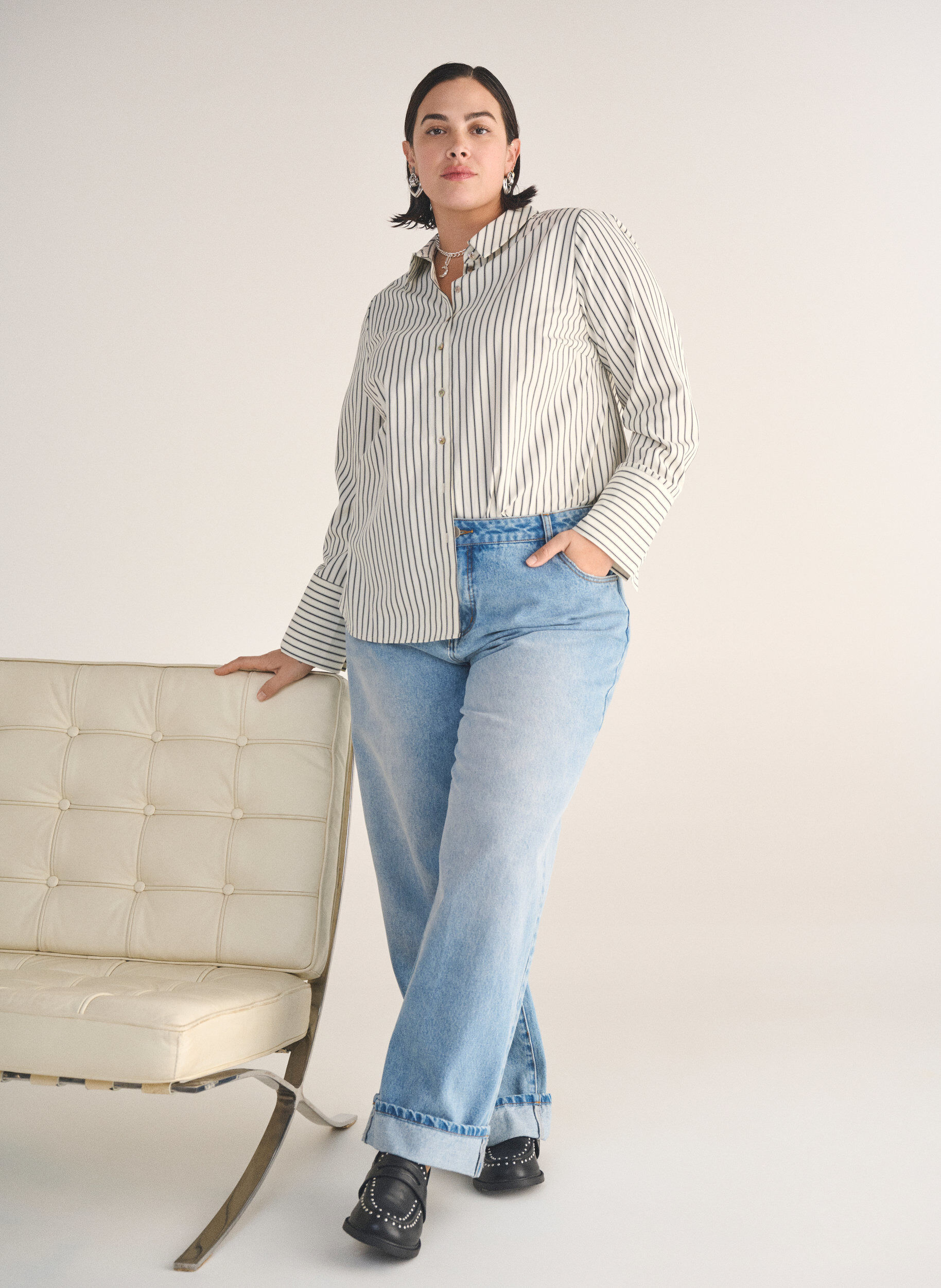 Zizzi Chemise ray&eacute;e &agrave; larges revers, Blanc, Image image number 0